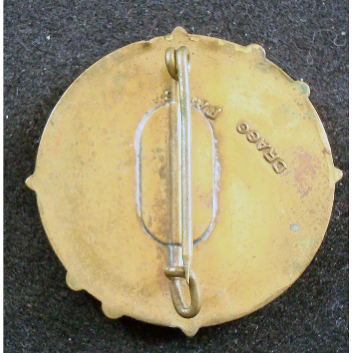 BA 185 : insigne métallique de la base aérienne 185 de Hao de fabrication Drago Paris