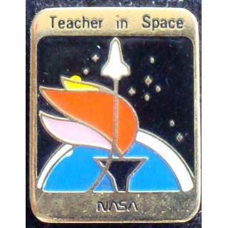 PIN'S NASA :  teacher in space Nasa de fabrication taiwan et de hauteur 2 cm