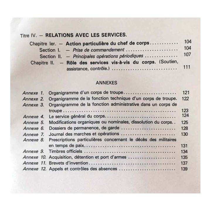 1. Règlement du service intérieur de l'Armée de Terre aux éditions Lavauzelle