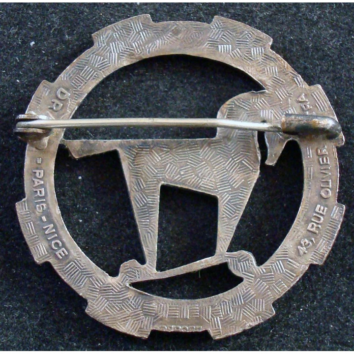 1° RCA : insigne métallique du 1° régiment de chasseurs d'Afrique cou évidé fabriqué par Drago Olivier Métra épingle à bascule