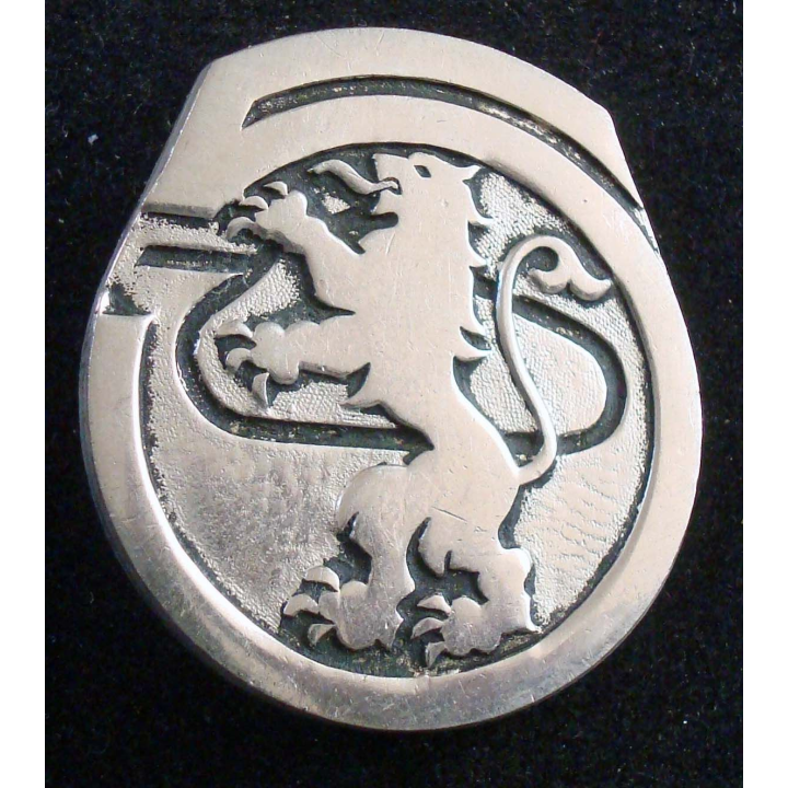 RCA : insigne du 5° régiment de chasseurs d'Afrique de fabrication Drago Paris G.472