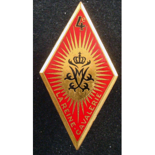 CUIRS : insigne du 4° régiment de cuirassiers La Reine Cavalerie de fabrication Drago Paris G. 942