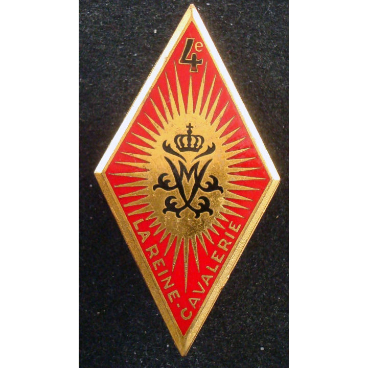 CUIRS : insigne du 4° régiment de cuirassiers La Reine Cavalerie de fabrication Drago Paris G. 942