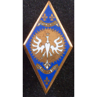 CUIRS : insigne du 5° régiment de cuirassiers de fabrication Drago Paris en émail dos guilloché doré