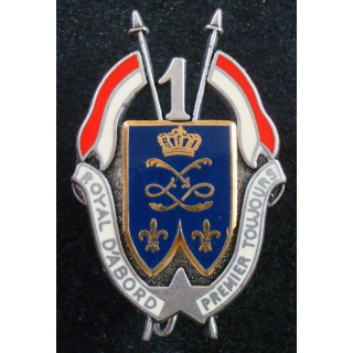 DRAGONS : insigne métallique du 1° régiment de dragons de fabrication Ballard G. 1608