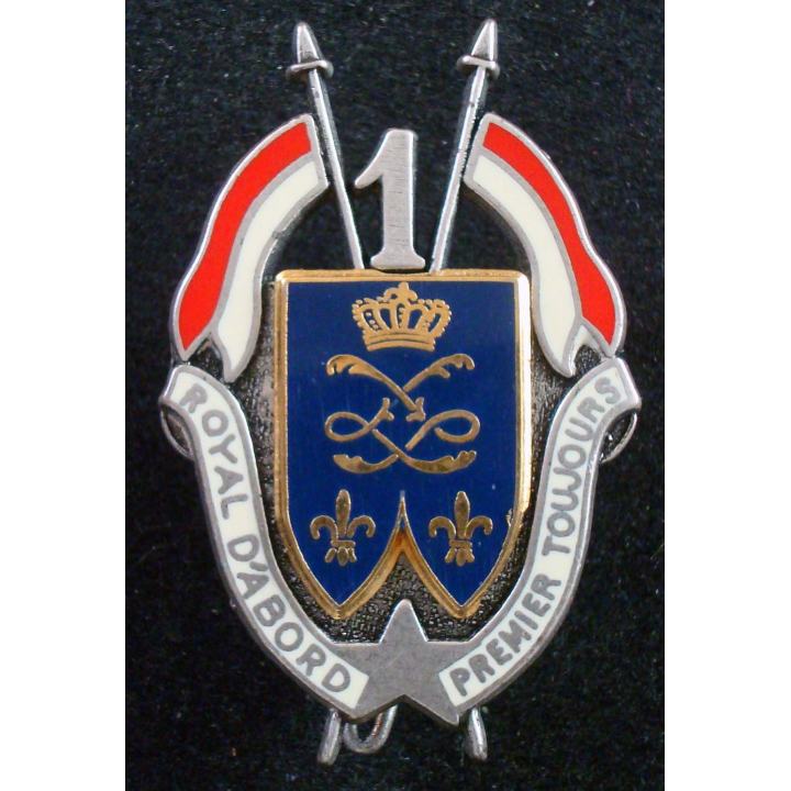 DRAGONS : insigne métallique du 1° régiment de dragons de fabrication Ballard G. 1608