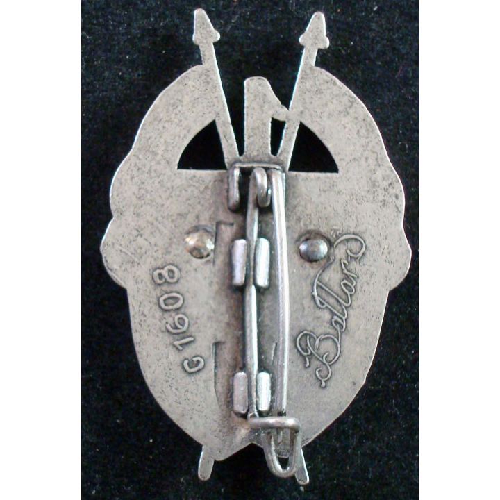 DRAGONS : insigne métallique du 1° régiment de dragons de fabrication Ballard G. 1608