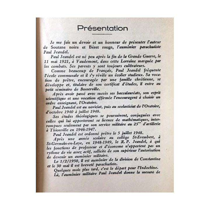1. Soutane noire et béret rouge de Paul Jeandel aux éditions de la Pensée moderne