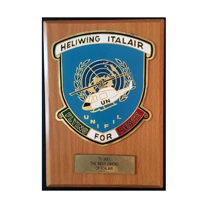Plaque d'ITALAIR UNIFIL au liban remise au Lieutenant colonel Joël Kaigre