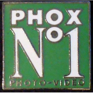 PIN'S PHOX : Phox n°1 Photo Vidéo sur fond vert de hauteur 2 cm