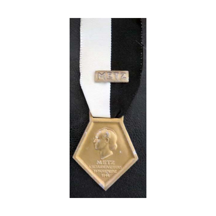 FRANCE : médaille de la libération de Metz refrappe 