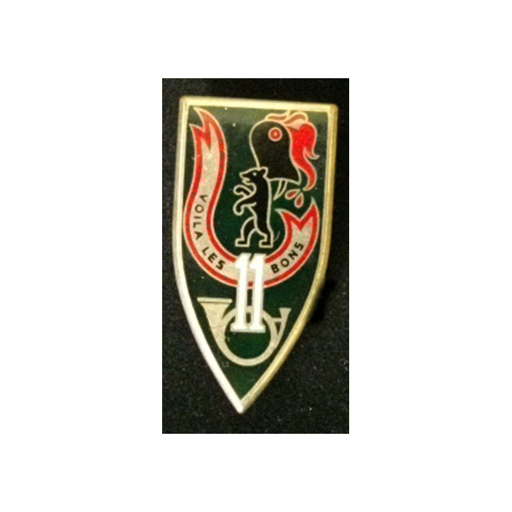 CHASSEURS : insigne du 11° Groupe d'escadrons de chars moyens (GECM) "voilà les bons" de fabrication Drago Paris attache collée