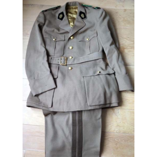 MILITARIA : tenue jaspée complète (veste et pantalon) de Capitaine pharmacien des années 1950  
