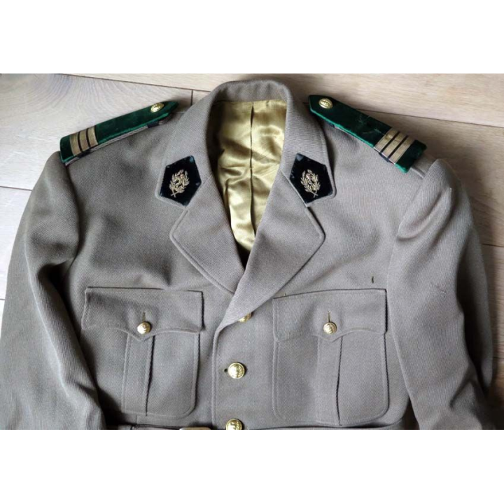 MILITARIA : tenue jaspée complète (veste et pantalon) de Capitaine pharmacien des années 1950  