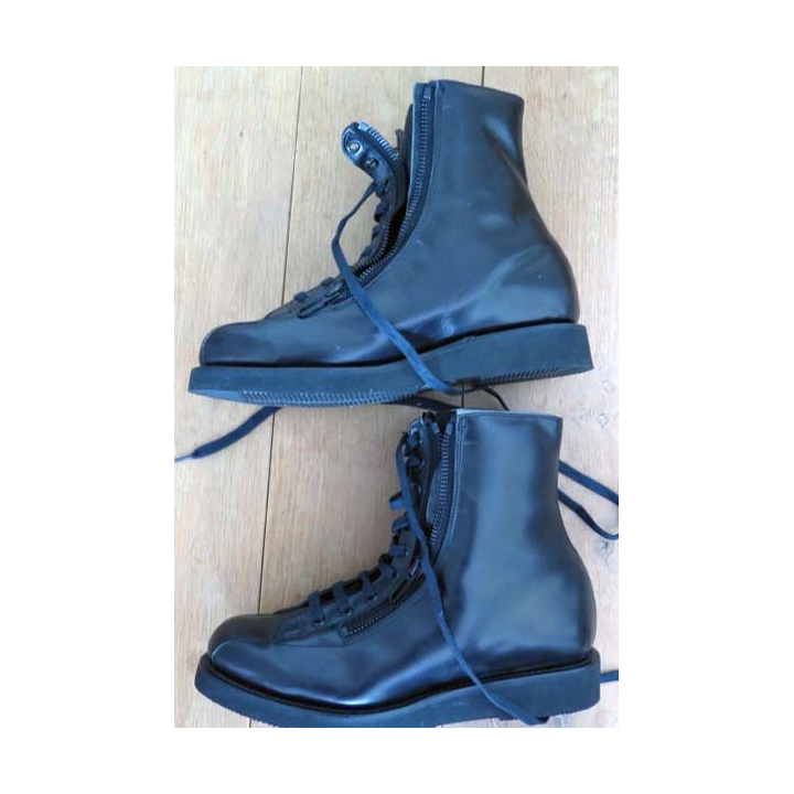 MILITARIA : bottines de saut parfait é