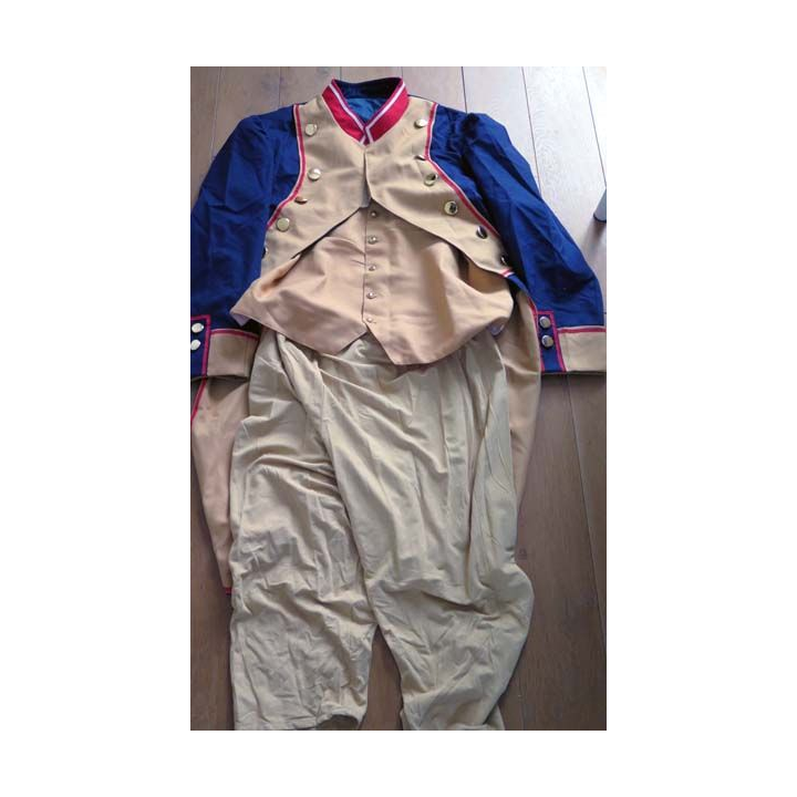 MILITARIA : reproduction d'une tenue com