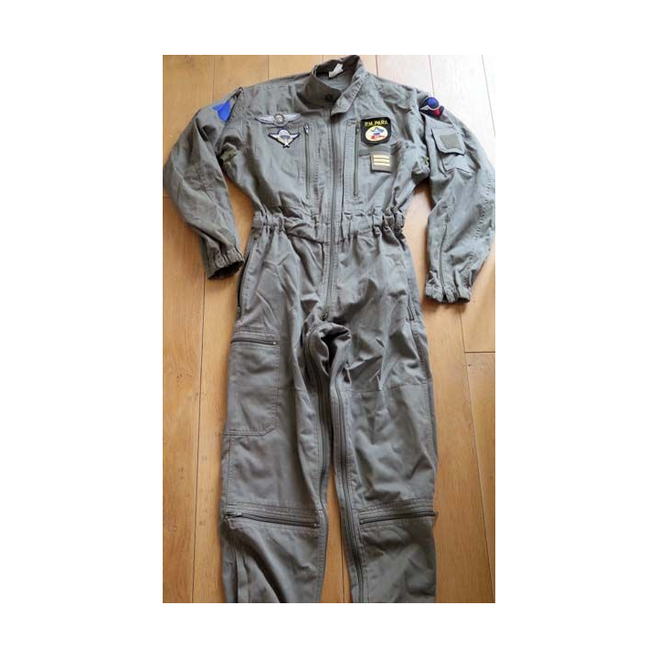 MILITARIA : reproduction d'une tenue com