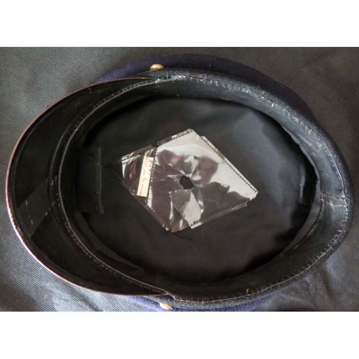 MILITARIA : vieille casquette ancienne de sergent de l'armée de l'air taille 57 avec insigne en cannetille
