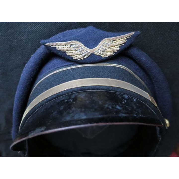 MILITARIA : vieille casquette ancienne de sergent de l'armée de l'air taille 57 avec insigne en cannetille