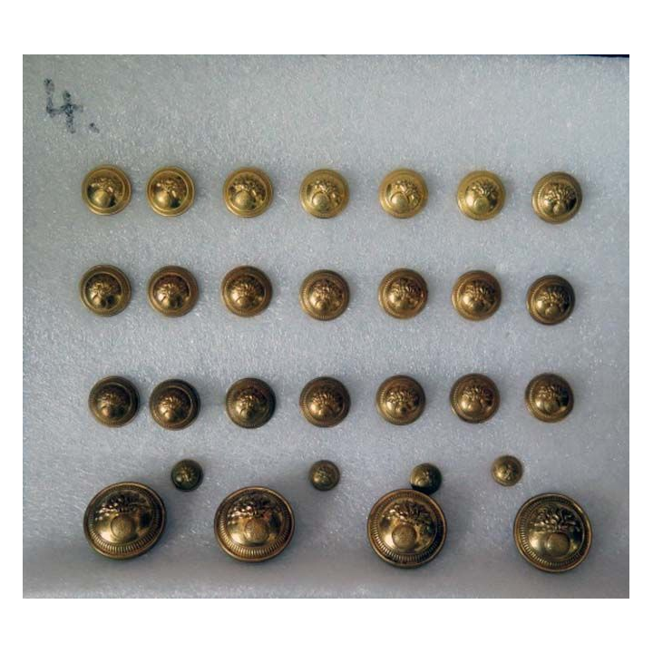 MILITARIA : plaque de boutons en laiton pour uniformes de gendarmerie