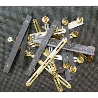 lot de 16 tiges pour 3 décorations de longueur 10,5 cm dont 9 ont les attaches pin's complètes