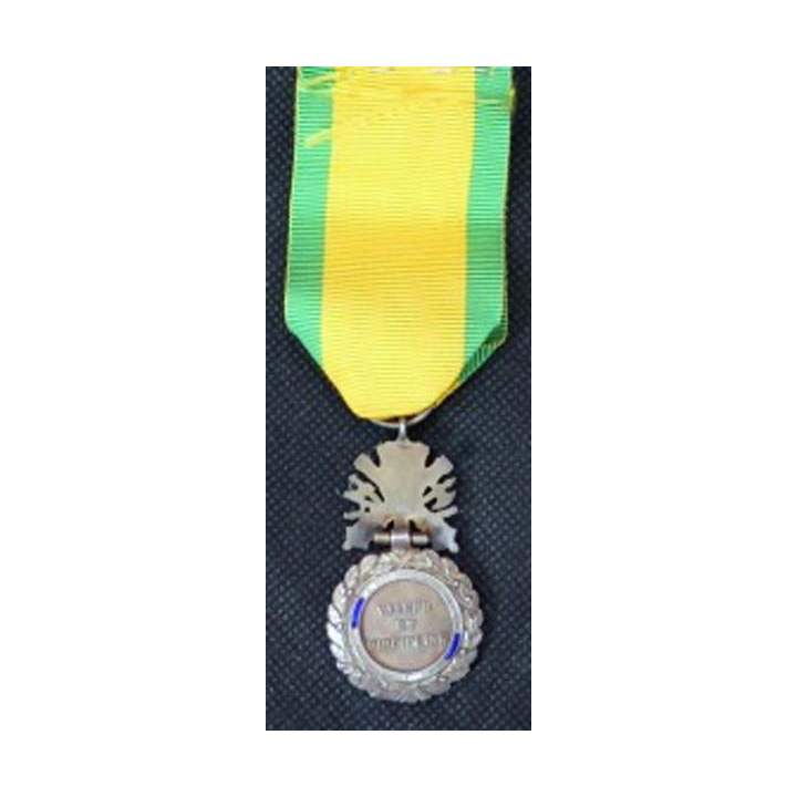 FRANCE : médaille militaire 3° république avec défauts d'émail