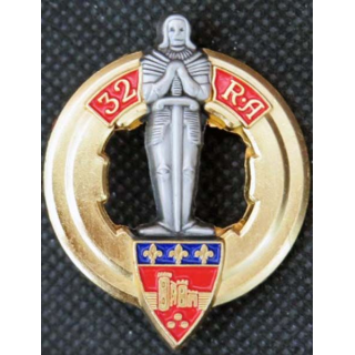 32° RA : insigne métallique du 32° régiment d'artillerie réalisé par Arthus Bertrand pour les Editions Atlas