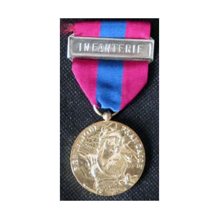 FRANCE : médaille de la défense nationale modèle en métal doré brillant -2-