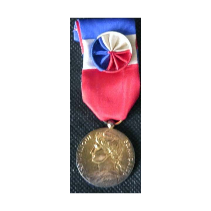 FRANCE : médaille du travail du mi