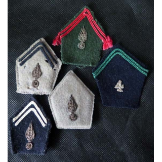 MILITARIA : insigne tissu de 5 insigne de col anciens tous en canetille 