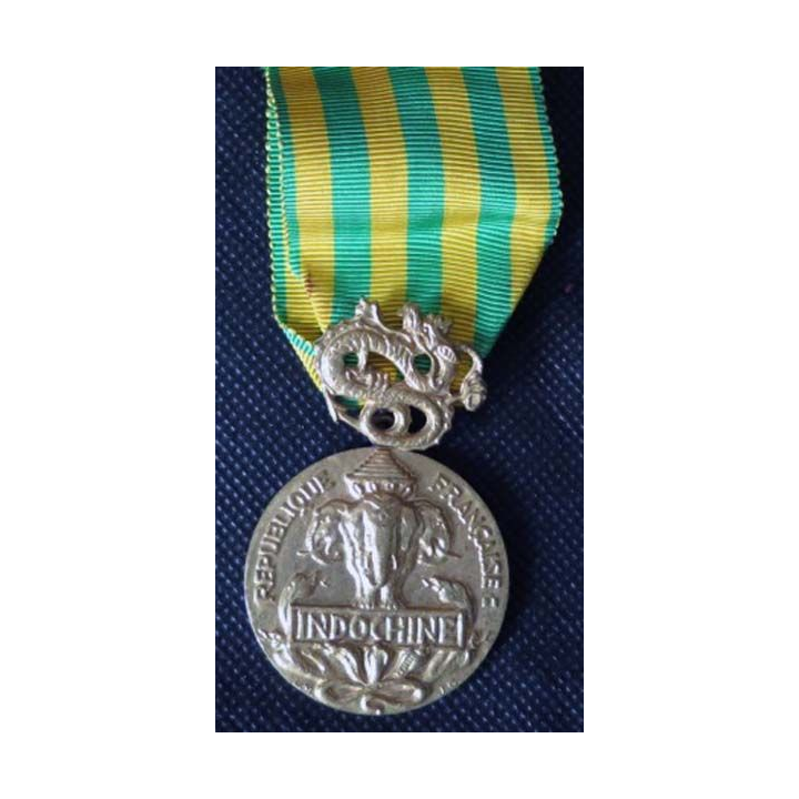France : médaille commémorative d'Indochine en métal doré brillant