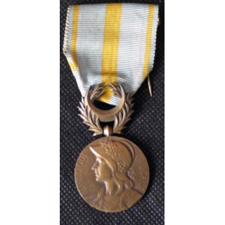 FRANCE : médaille commémorative d'Orient en bronze de module 3 cm de diamètre