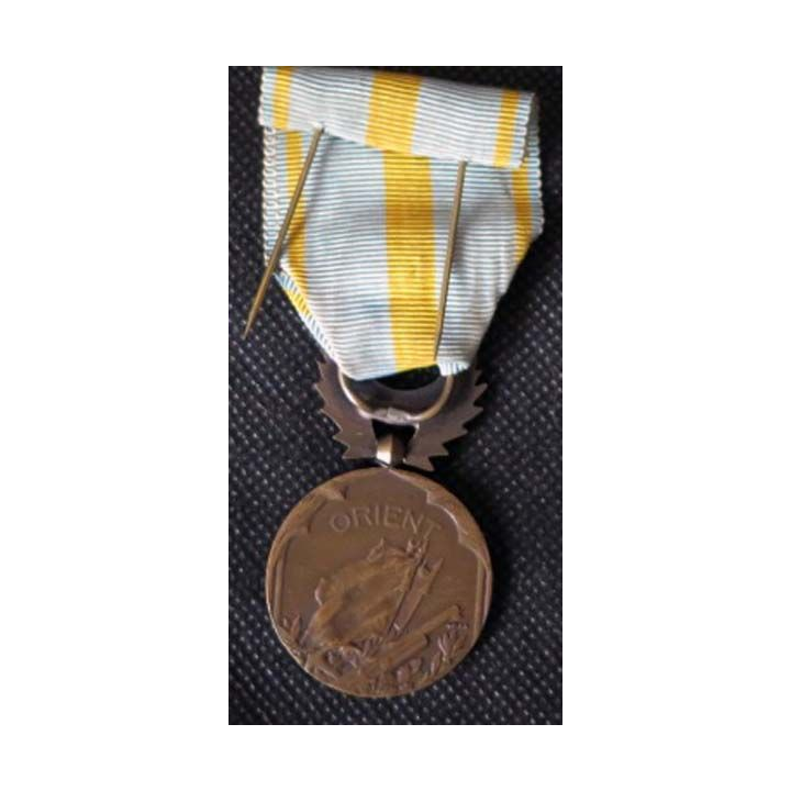 FRANCE : médaille commémorative d'Orient en bronze de module 3 cm de diamètre