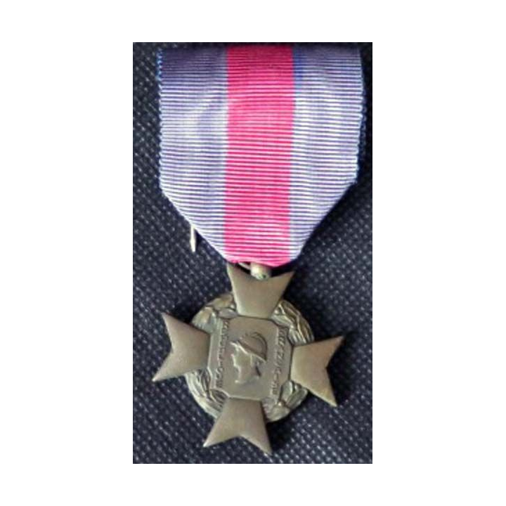 FRANCE : croix des services militaires volontaires en bronze