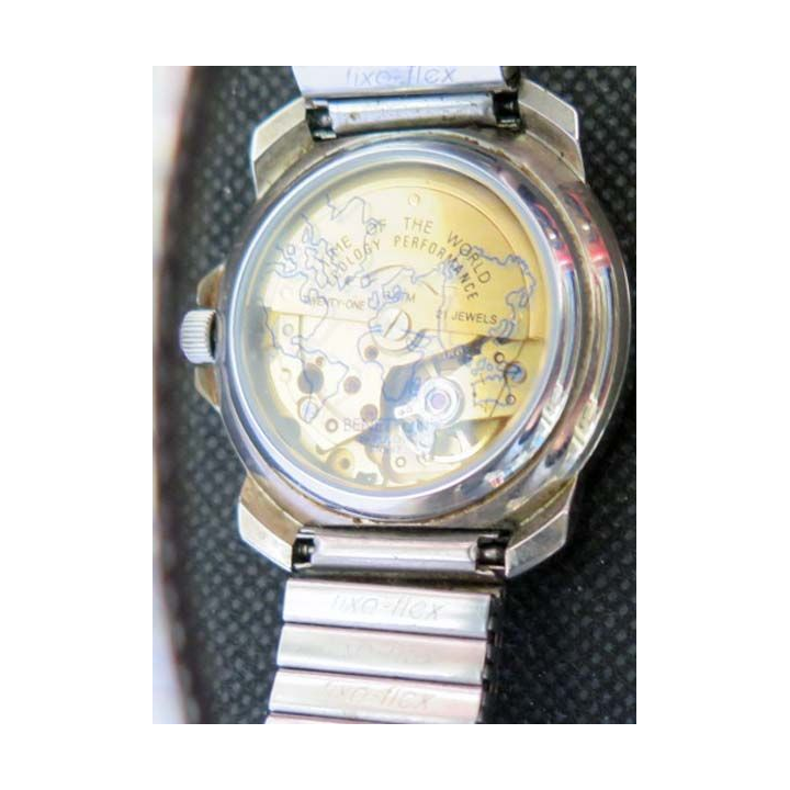 MONTRE : montre de collection ecology automatic de united colors by Benetton by Bulova