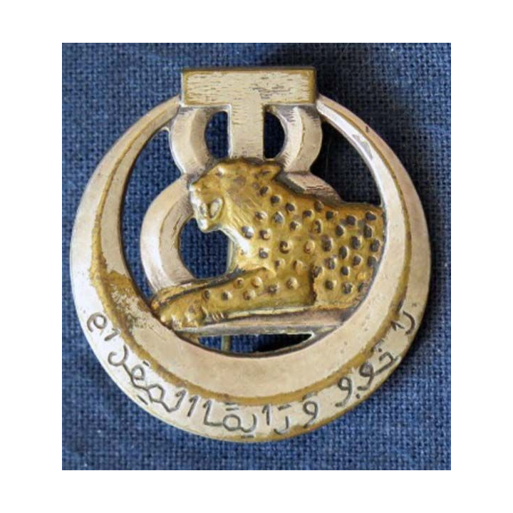 8° RTT : insigne du 8° régiment de tirailleurs tunisiens de fabrication Drago H. 142