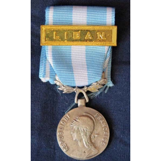 FRANCE : médaille d'outre mer agrafe " Liban " en métal argenté