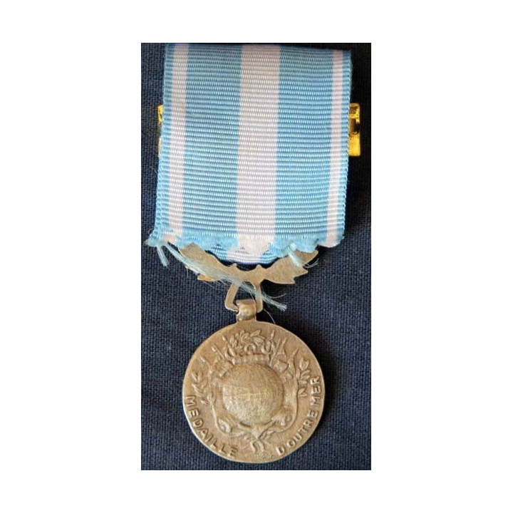 FRANCE : médaille d'outre mer agrafe " Liban " en métal argenté