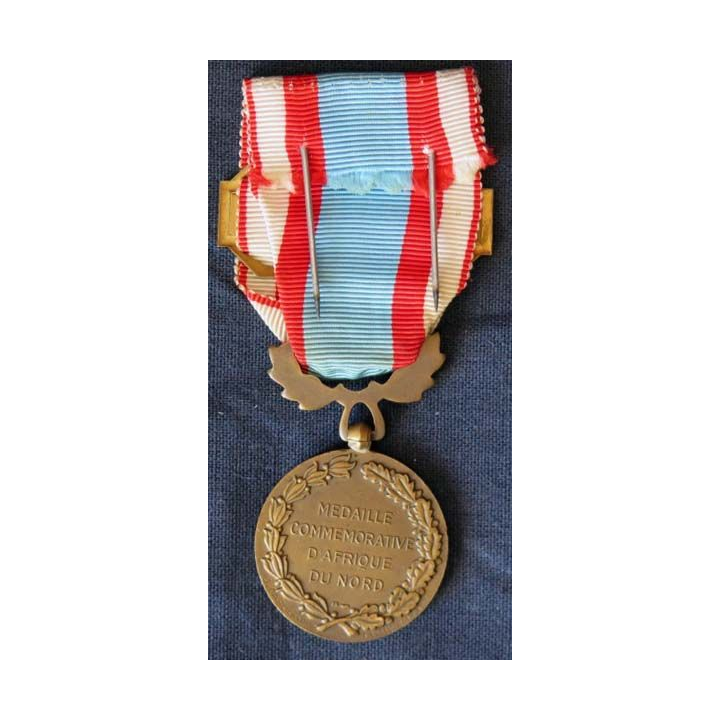 FRANCE : médaille commémorative d'Afrique du Nord en bronze barrette algérie