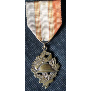 FRANCE : médaille de l'Union Nationale des Combattants UNC en bronze (2)