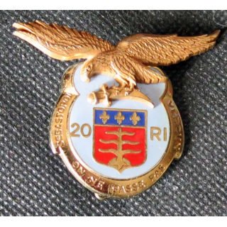 20° RI : insigne métallique du 20° régiment d''infanterie fabriqué par Drago Paris G. 1977
