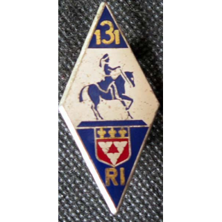 131° RI : insigne métallique du 131° régiment d'infanterie de fabrication Delsart