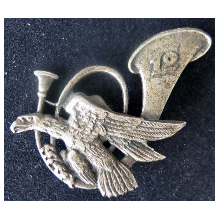 12° BCA : insigne métallique du 12° bataillon de chasseurs alpins de fabrication Drago Paris