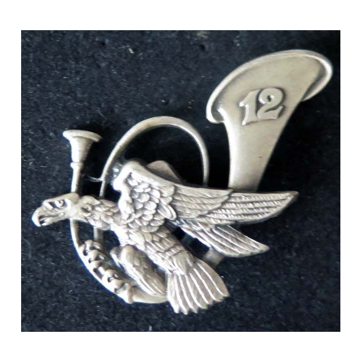 12° BCA : insigne métallique du 12° bataillon de chasseurs alpins de fabrication Drago Paris