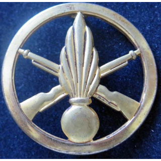 BERET INFANTERIE : insigne métallique de béret de l'infanterie de fabrication Béraudy-Vaure
