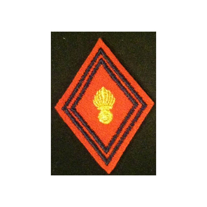 LOSANGE DE BRAS MODÈLE 45 : RÉGIMENT DE L'ARTILLERIE CADRE