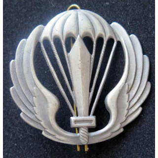 BREVET PARA : insigne du brevet parachutiste militaire en métal embouti de pays inconnu