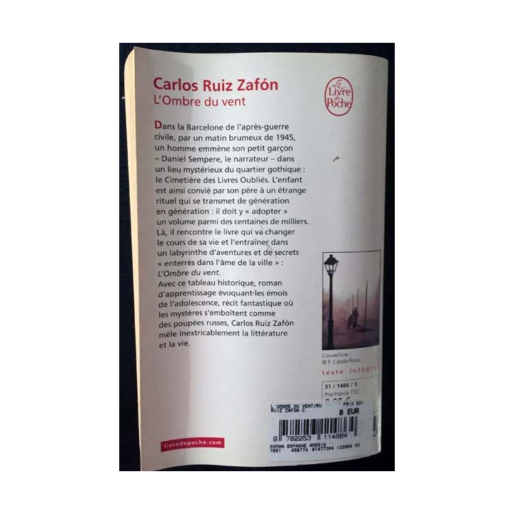 1. L'Ombre du vent de Carlos Ruiz Zafòn aux éditions Grasset