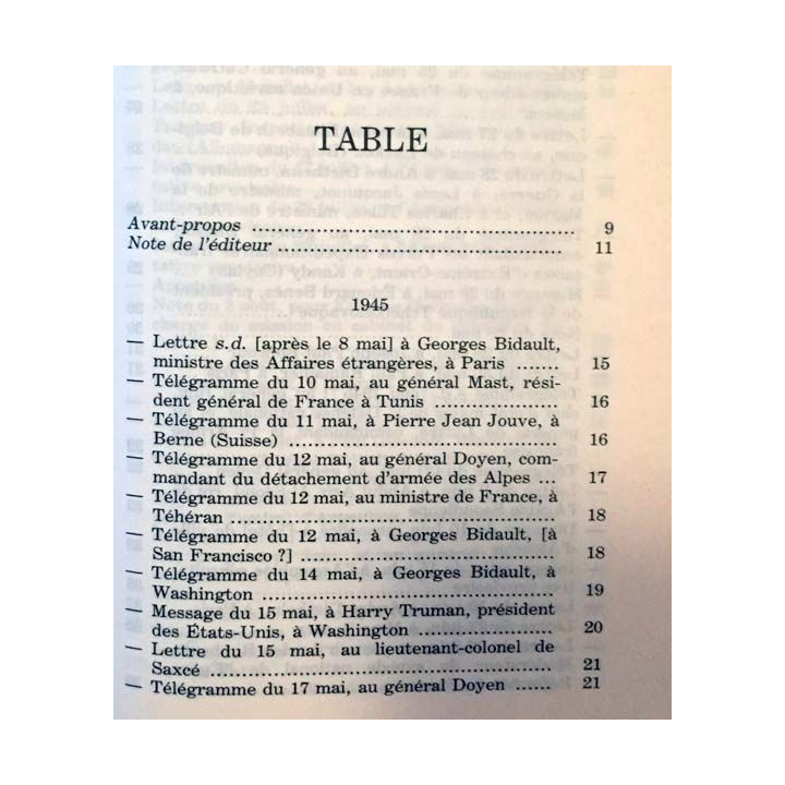 1. Lettres notes et carnets Mai 1945 - Juin 1951 de Charles de Gaulle aux éditions Plon