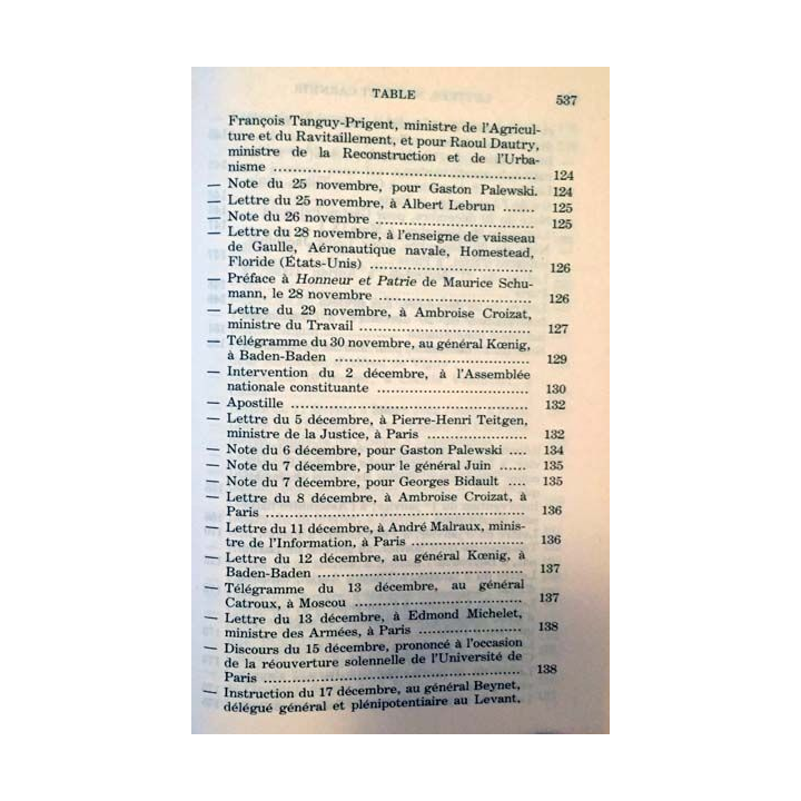 1. Lettres notes et carnets Mai 1945 - Juin 1951 de Charles de Gaulle aux éditions Plon
